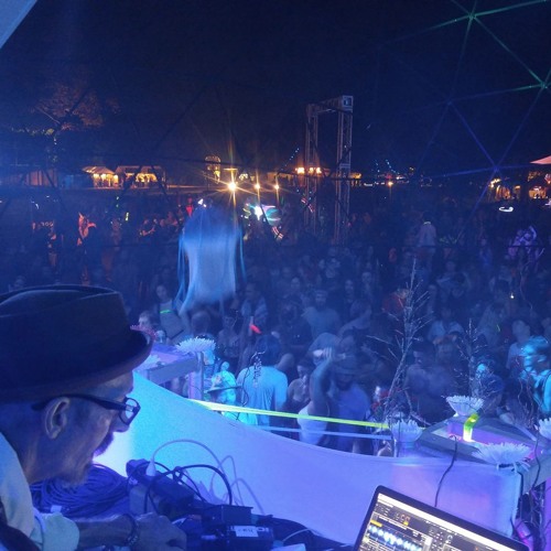 Art Outside Set 2015