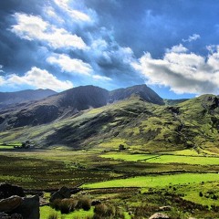 Adar Man Y Mynydd (the Small Birds of the Mountain)Trad.Welsh folk song by Ian Rowlands