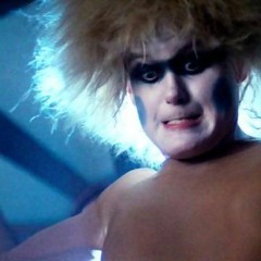 Fixing Rutger Hauer's laptop.