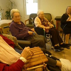 Jacqueline au balafon