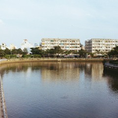 Riverside chillin