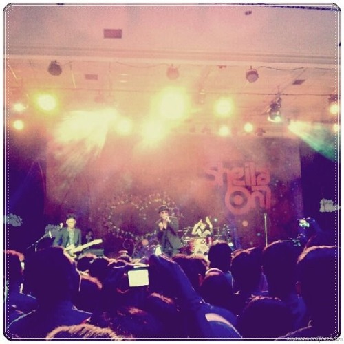 Stream Hujan Turun Sheila On 7 Cover By BelatiKhianat by BelatiKhianat