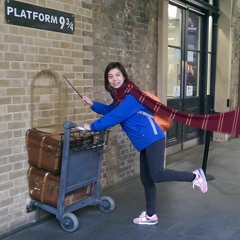Harry Potter fans pay tribute to Alan Rickman at Platform 9 3/4
