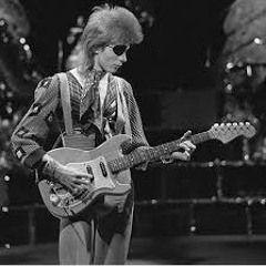 Moonage Daydream [Bowie Tribute] by Rob McDade 2013