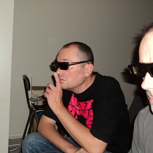 Avec Un Léger Dépassement de la tête