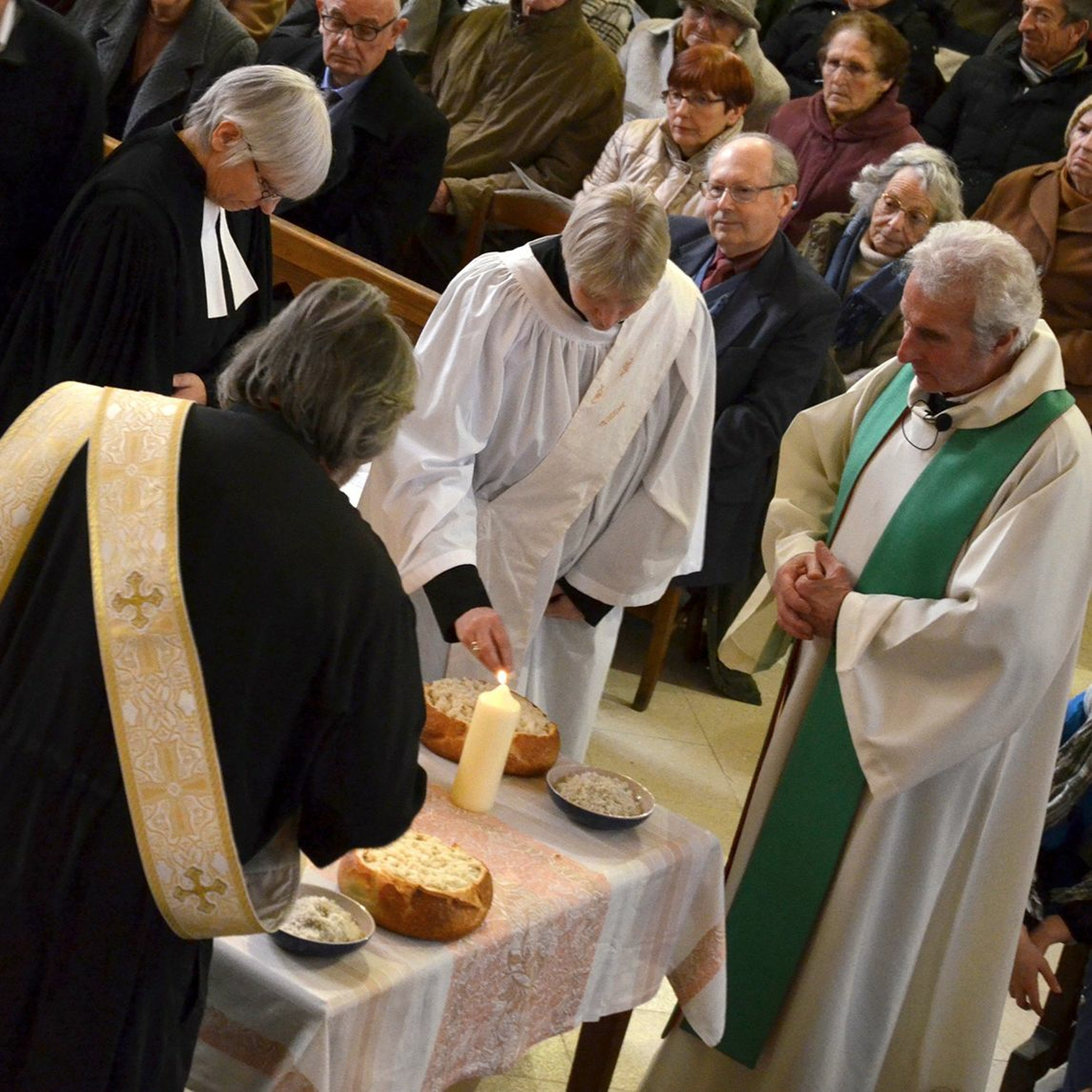 Célébration œcuménique à Sainte-Foy-la-Grande - Interview de Charlotte Sulivan, pasteur anglican