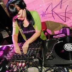 Gidgette - Vinyl - Mix - Sunday - Dubstep - Session - Feb - 2010 (track list inside)