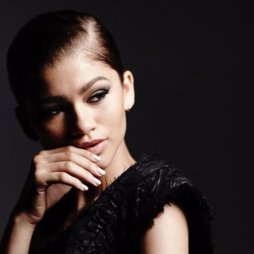 Zendaya - Close Up (1411kbps)