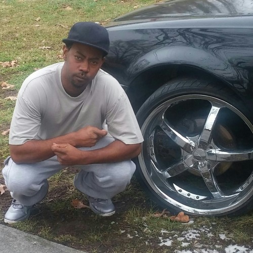 "Lil Goggie" Is u a pimp.