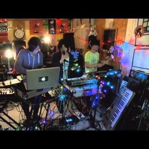 Stream バナナフィッシュの浜辺と黒い虹 Galileo Galilei Cover By P O O L Listen Online For Free On Soundcloud