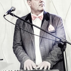 Ona Czuje We Mnie Piniadz  )