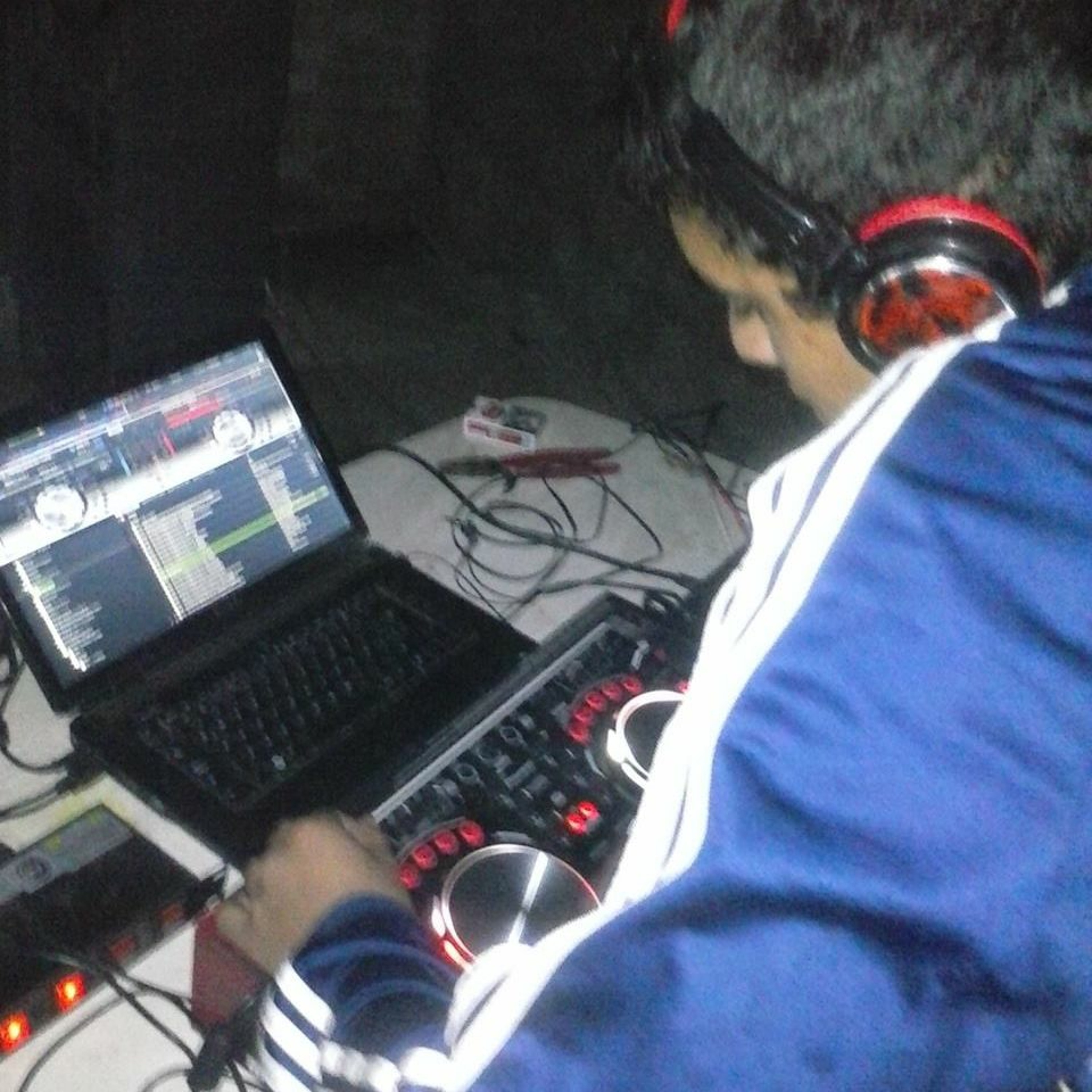 dj_cris_8