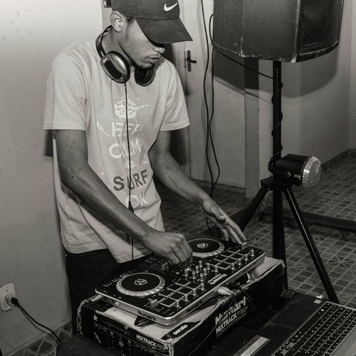 MC LC TROPA DE CDR ( DJ PK ESTUDIO DA CDR)