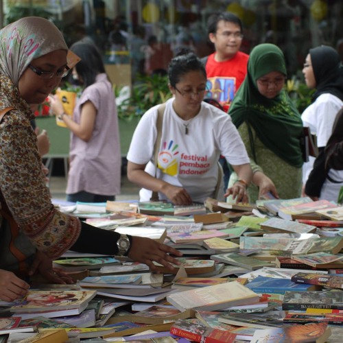 Dr Lily Yulianti Farid promoting Indonesian culture through literature by Talking Indonesia Dr Lily Yulianti Farid promoting Indonesian culture through literature by Talking Indonesia