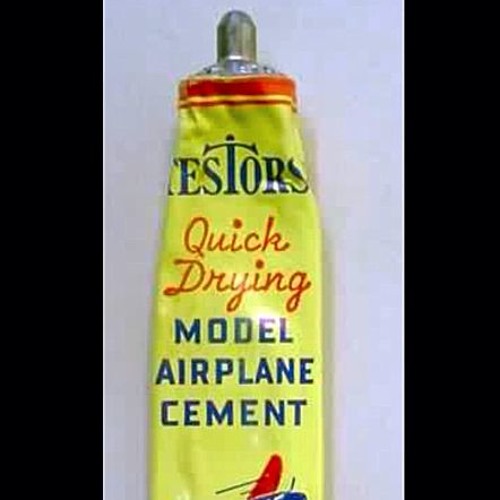 WHO PUT THE GARLIC IN THE GLUE? (instrumental track)