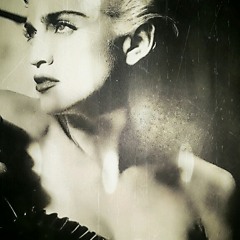 d-_-b── Queen