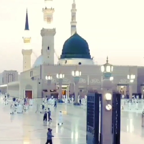 طيبة ما أنساك طيبة وما أنسى طه ذا الهيبة ،،