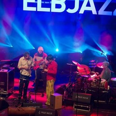 Cosmic Roundabout/ Brownrice - Trilok Gurtu Band feat. Paolo Fresu