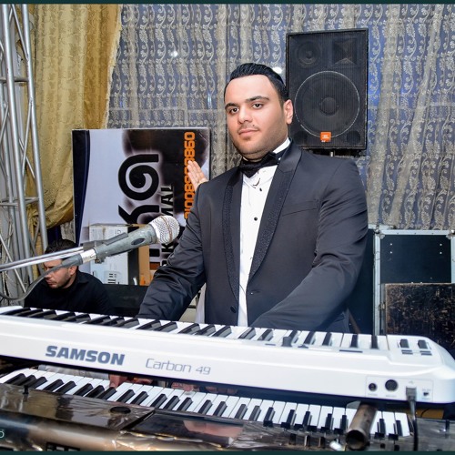 احمد عامر مولعها من فرحة الووووووحش