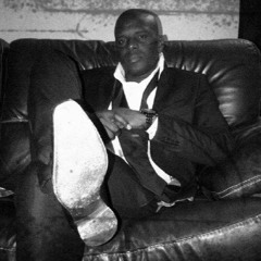 M.O.M.S Mon Nom Est Personne