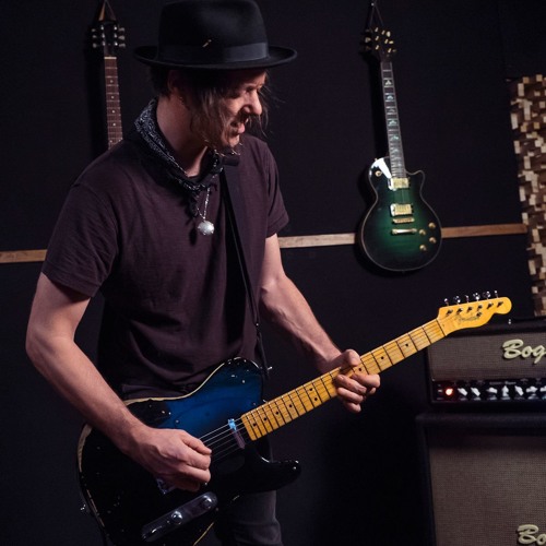 Stream Lewitt Microphones Listen to Electric Guitar Distorted Mic