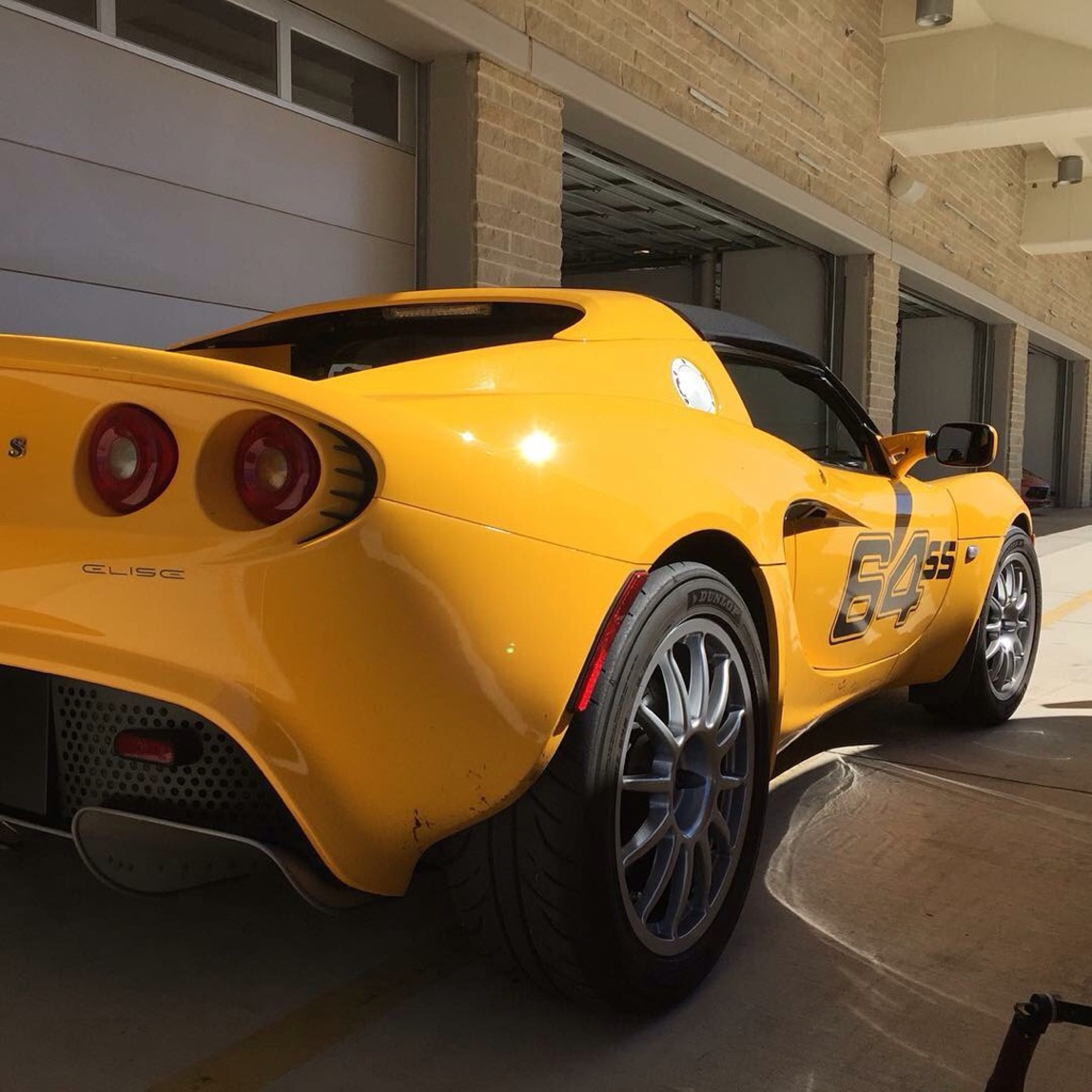 Les' Lotus Elise Drive with Edge Addicts episode artwork