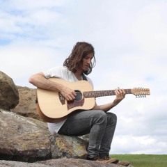 James Bennett performs Giants