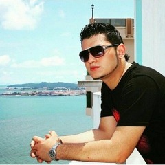 @jakheloficial se pinta los labios rojos