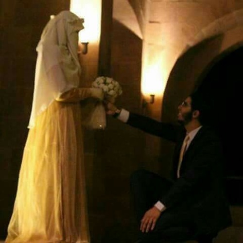 يحكى أن هناك فؤادً عشق.... لكن عف وكتّم ❤