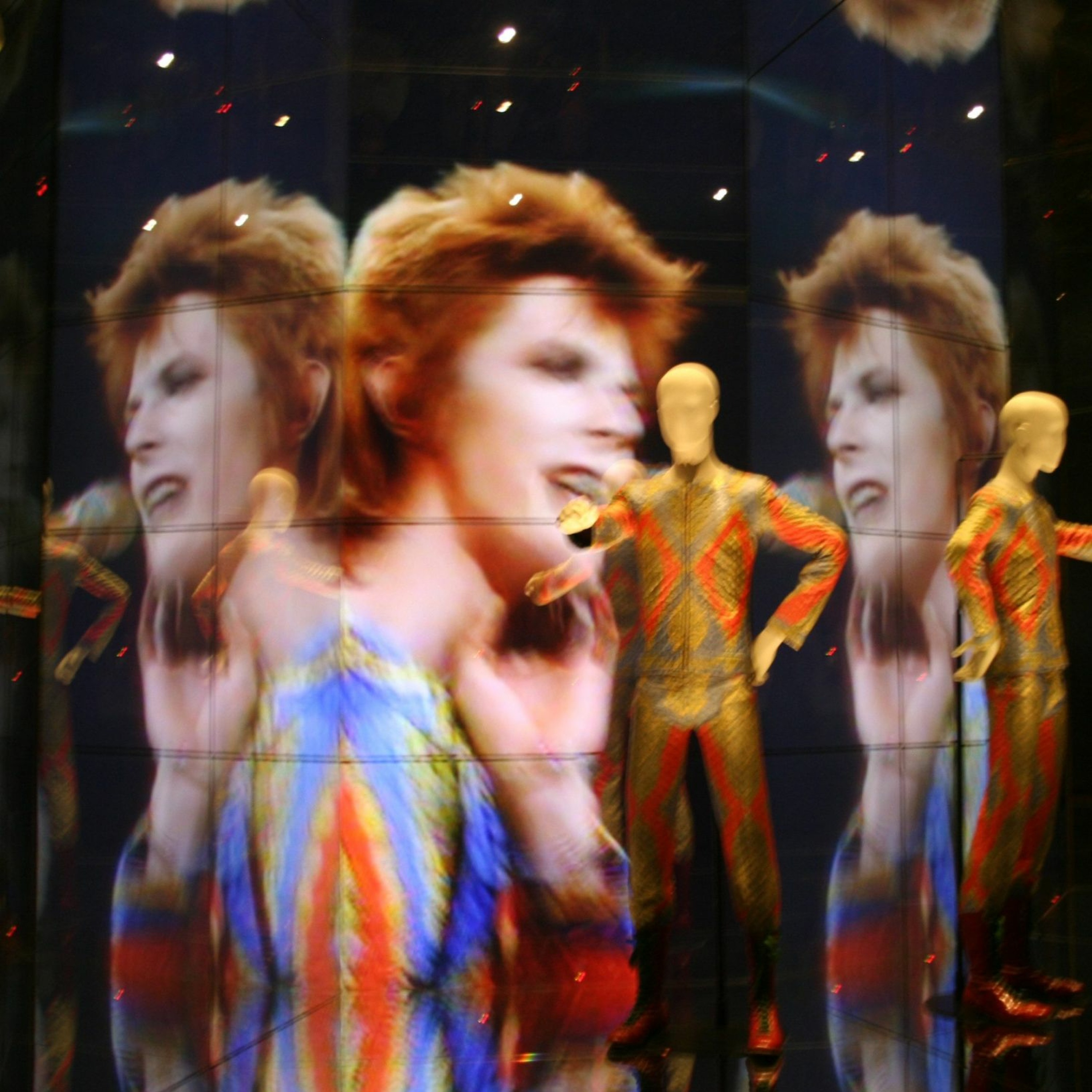 Space Oddity (A Spoons Tribute) episode artwork