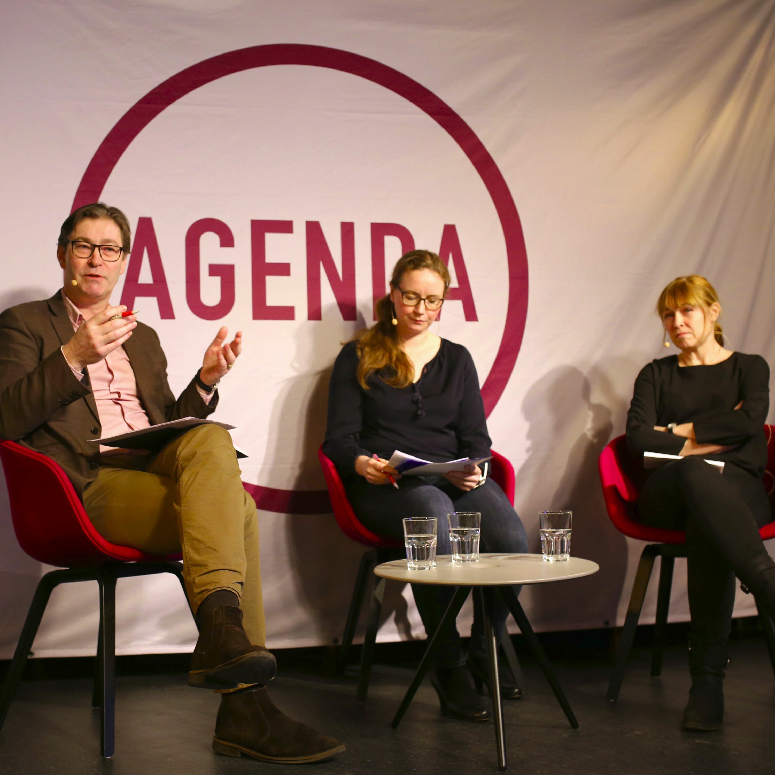 Jon Hippe og Anne Kari Haug diskuterer pensjon