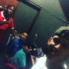 MC ORELHA - ME VIU DE FUZIL PROD. DJ MARLLON DE NT E LK DO CASTELO