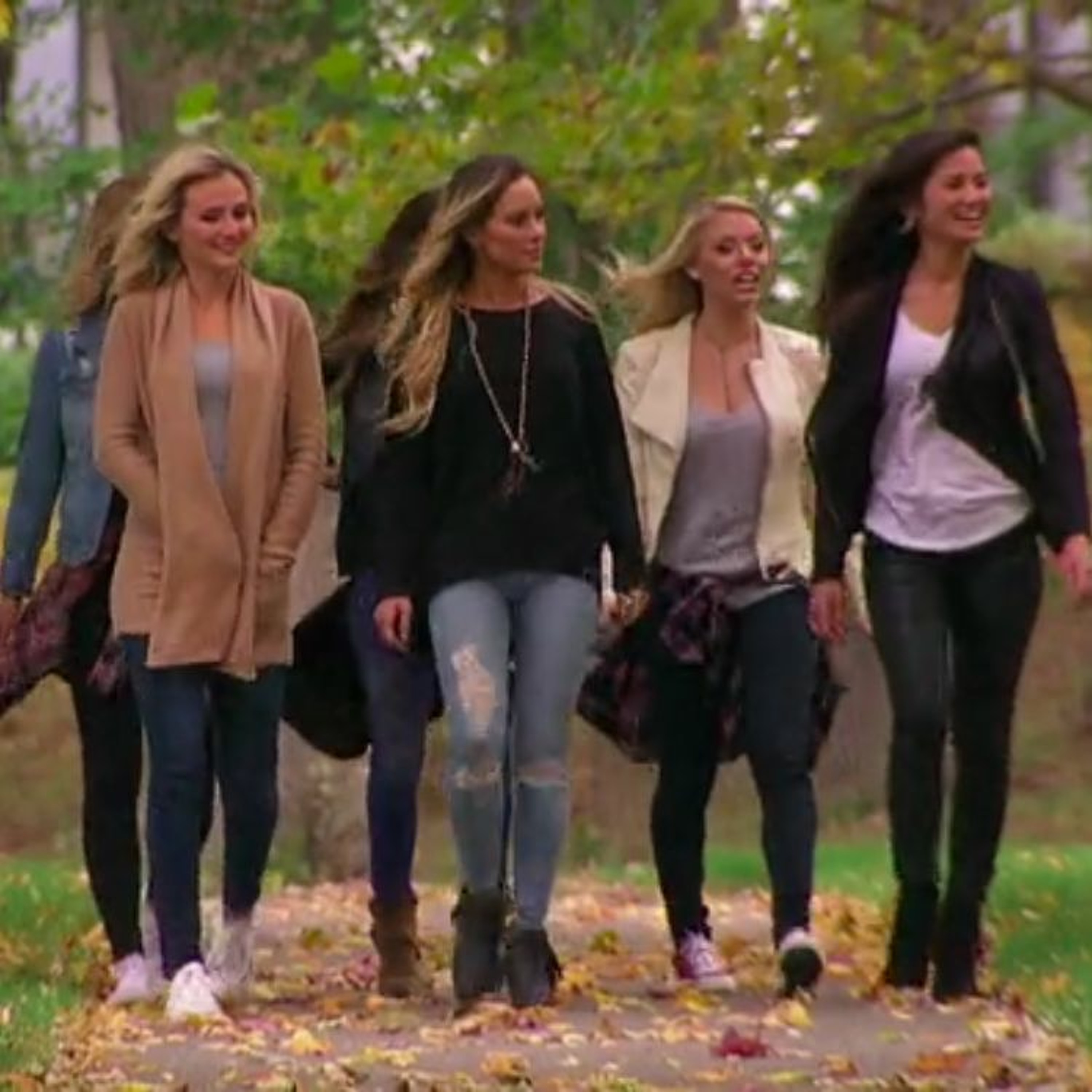Bachelor 20 / Episode 7: Half-court shots, home runs, and boat rides in Warsaw thumbnail