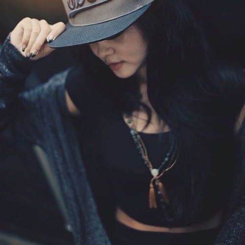 Aura Kasih Mari Bercinta lagu populer