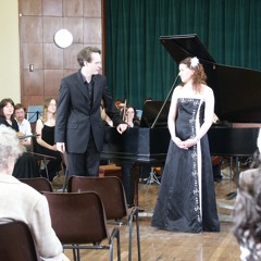 Kate Norris sings "The Laughing Song" from Die Fledermaus - 2004