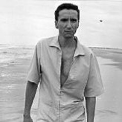 Free do Camus (Arthur de Faria) do curta "Um Estrangeiro em Porto Alegre", de F. de Souza (1999)