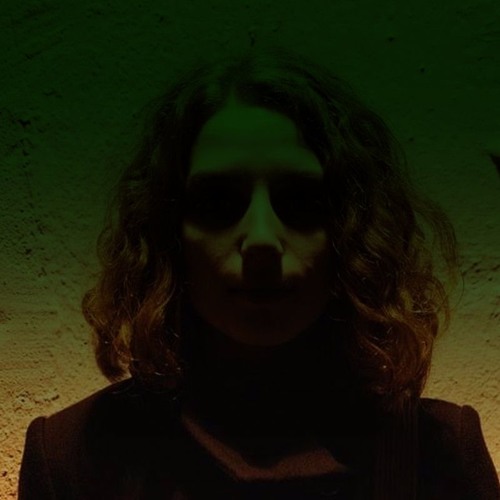 8. Pikapta Raks - Suzy Ve Anlamsız Fısıltı