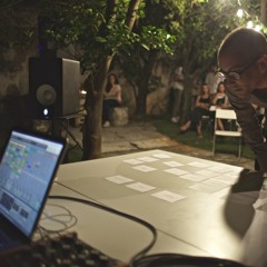 Listening Closely / Estratto Performance