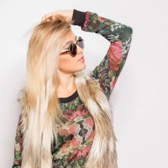 She Talks To Angels (Black Crowes Cover by Jessica Meuse)