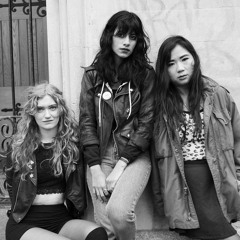 L.A. Witch Drop for ILLEGAL intern Radio