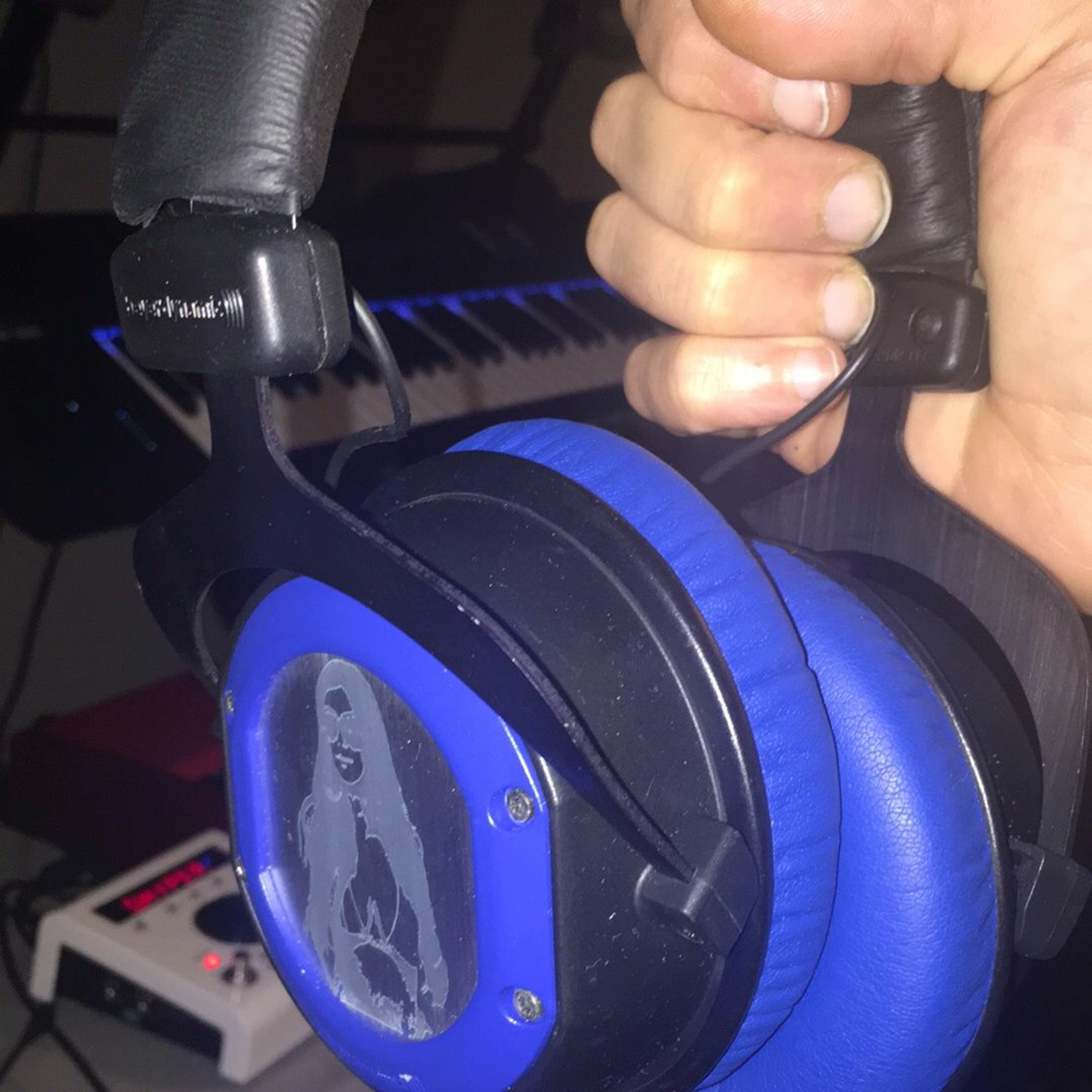 FRESH ROYALE BLUE AKA DANG COMMIUNIST\'S SOUNDCLOUD TRACKS