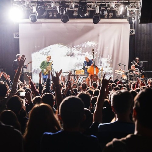 Rich Thair - Red Snapper Bus March 2016