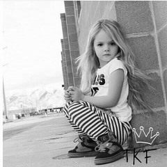 يا ملاك يا جنية يا ست الحسن