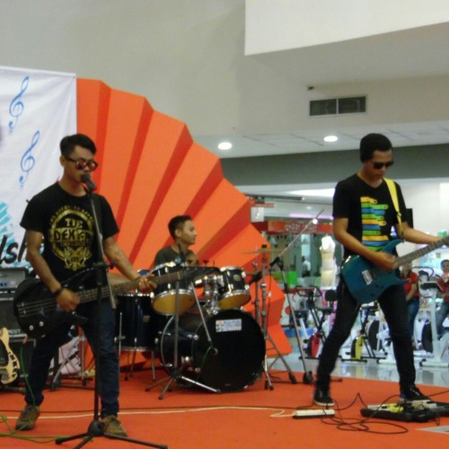Stream Brazza Cpp Cinta Pandangan Pertama Mp3 By Brazza Band Listen Online For Free On Soundcloud