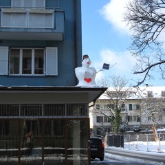Meister on the zoom sampletrak/ Juno 60 & the se1x! p.one having fun in the background..