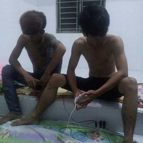Mặt trái của sự thật - Đạt's