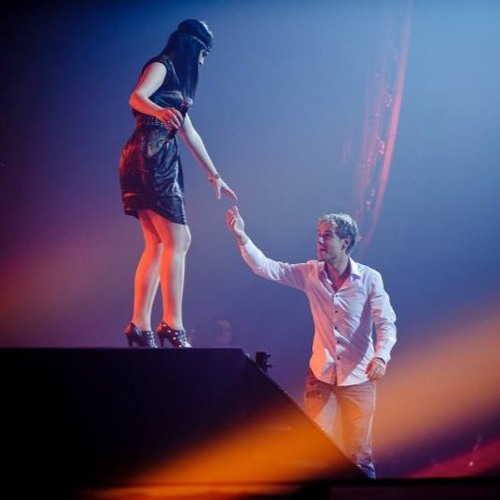 Armin van Buuren feat. Susana - Shivers (Dan Thompson Remix)