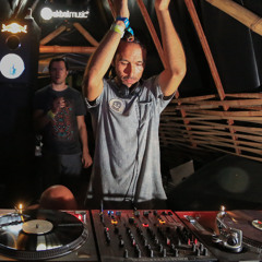 Vinyl Only 001_podcast by Robbie Akbal