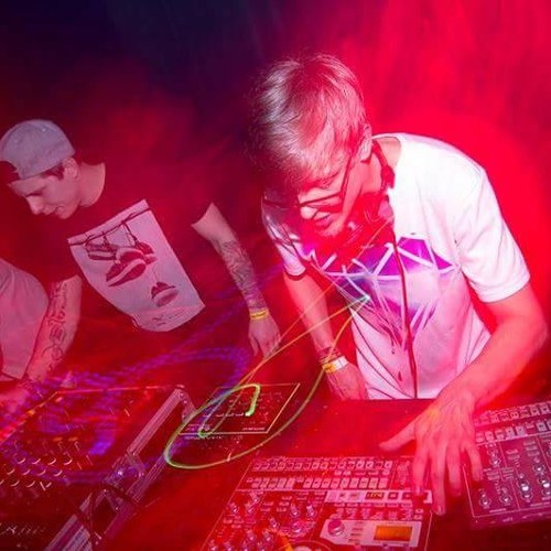 TONBEUTEL LIVE @ Hagebaumarkt Ludwigsfelde 12.03.16.MP3