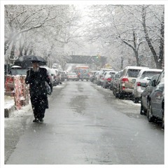 Zookpwasoon.  -  It is lightly snowing.